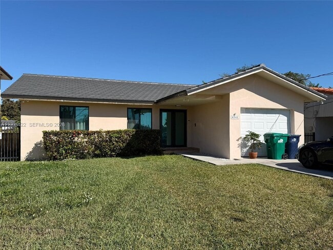 Building Photo - 6541 SW 31st St