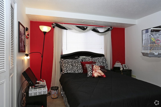 Bedroom - Ridgewood House