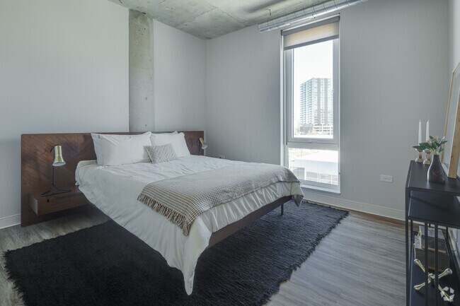 2BR, 2BA - 900SF
