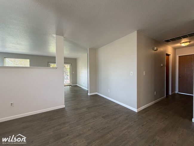 Photo - 5606 Mt Clemens Way
