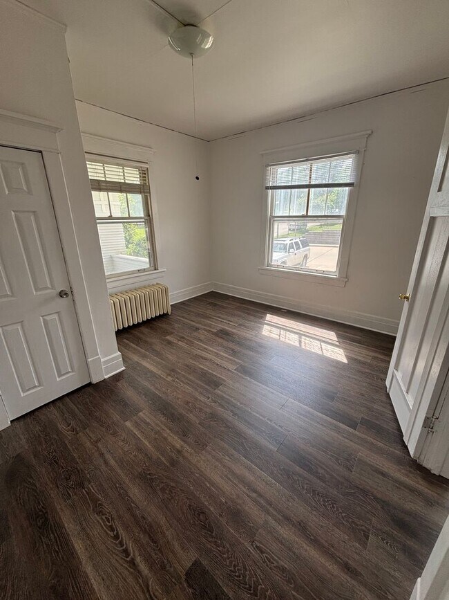 Olive St 2221