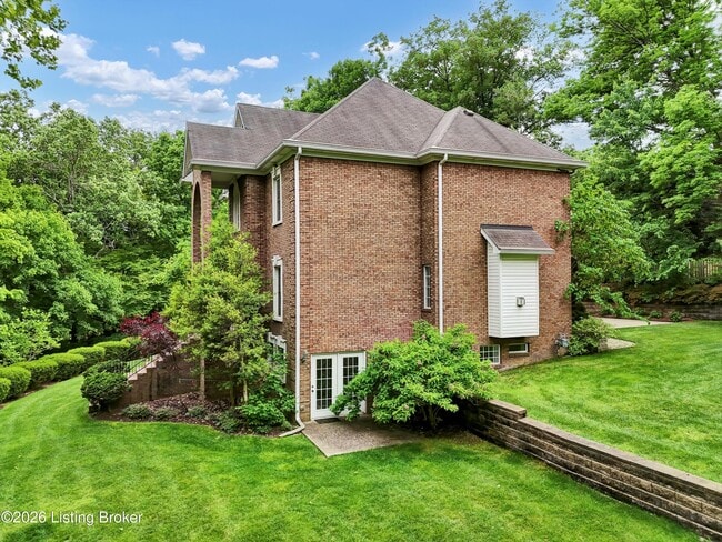 Photo - 560 N Hubbards Ln