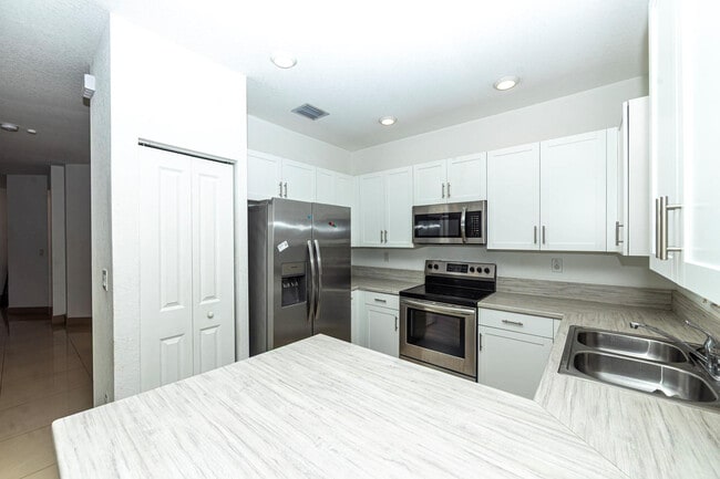 Photo - 20920 NE 8th Ave