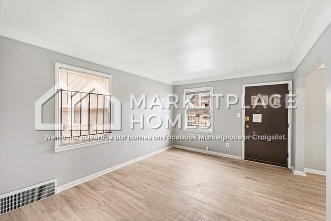 Photo - 9917 Sussex St