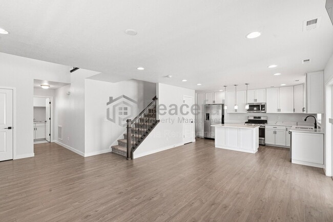 Photo - 2102 W 3250 S