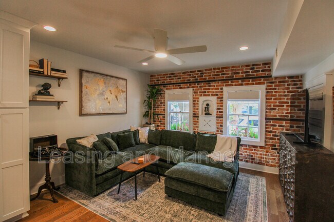 Photo - 52 Chapel St Unit A