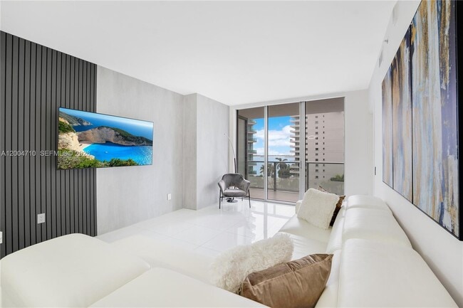 Photo - 1300 Brickell Bay Dr Unit 706