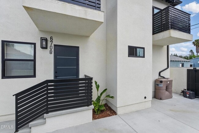 Photo - 6708 Riverton Ave Casa