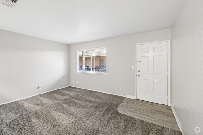 1BR, 1BA - 550SF - Living Room