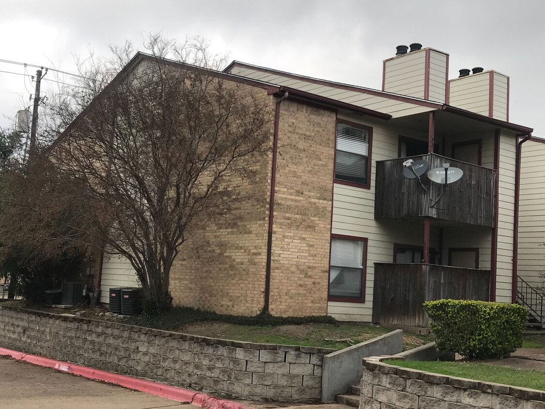 1x1 Condo - 1x1 Condo