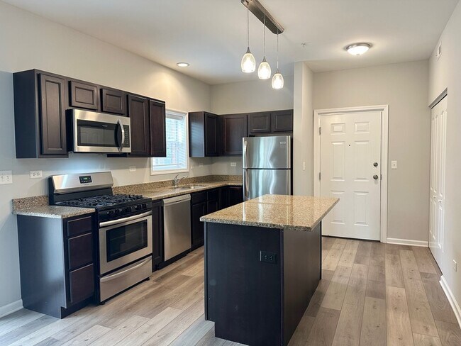 Photo - 811 E Main St Unit 1E