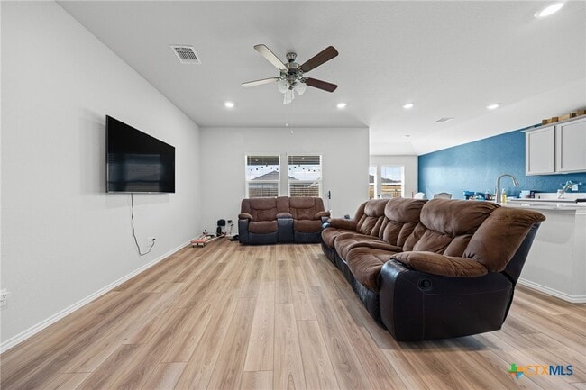 Building Photo - 7203 Gilbert Dr