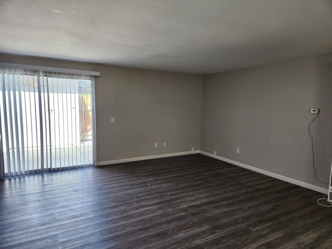 Photo - 2 Bedroom Townhouse With Great Freeway Access