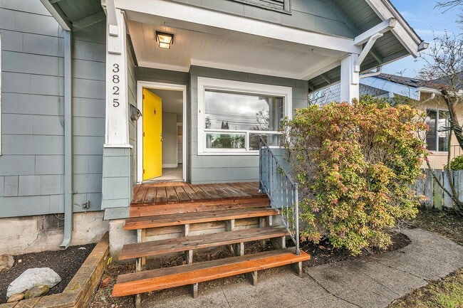 Photo - Welcome Home! Charming 3 bedroom Craftsman
