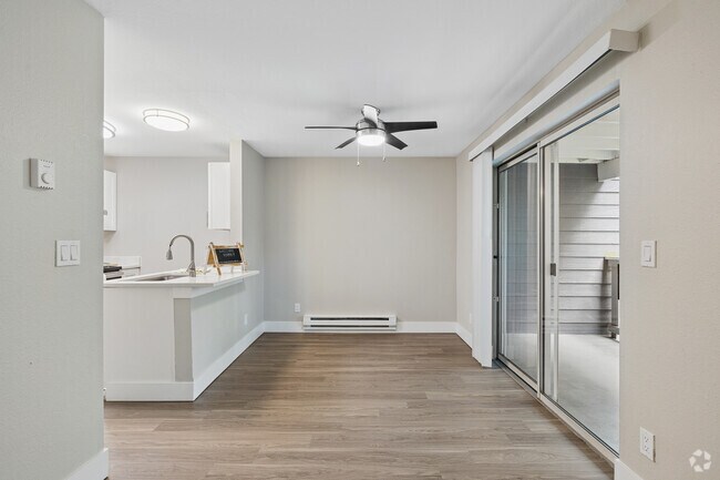 2BR, 2BA - 1,006SF - Dining Room - Avana Chestnut Hills