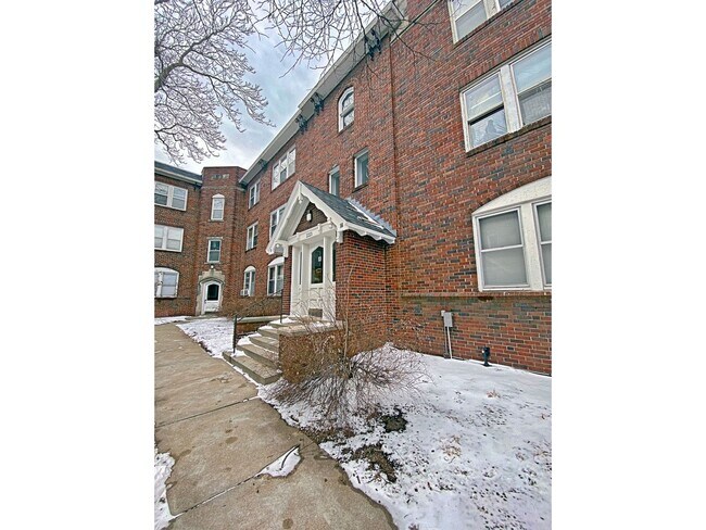 Jones Ansonia Apartments
