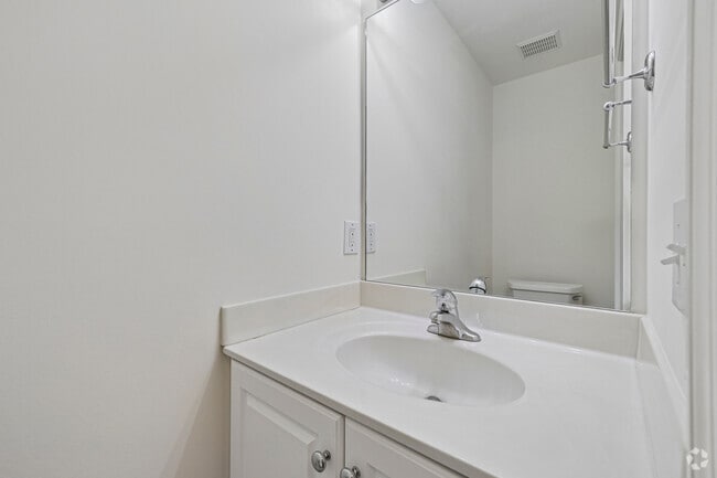 1BR, 1.5BA -714SF - Half Bath