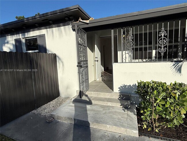 Photo - 115 NW 118th St Unidad 2