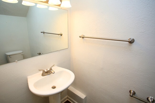 B1 2BDx1,5BA 845SF - Pecan Grove