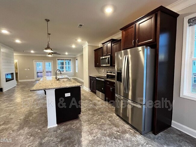 Photo - 986 Gateway Commons Cir