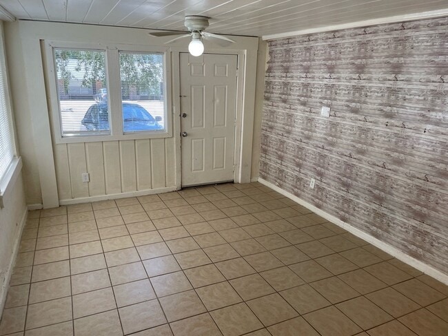 Photo - 209 Lovelace Dr Unit B
