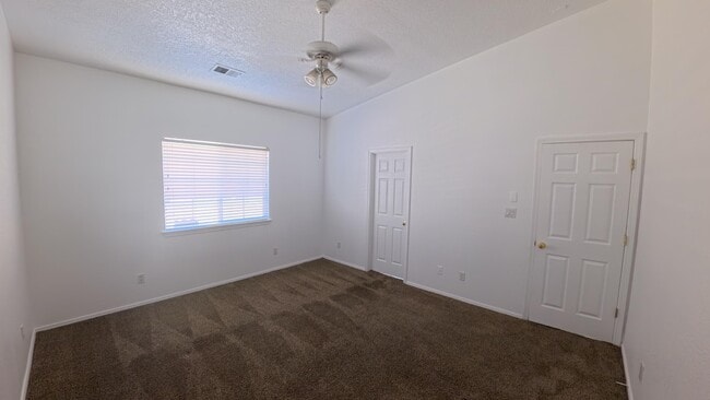 Photo - 7240 Boxwood Ave NE