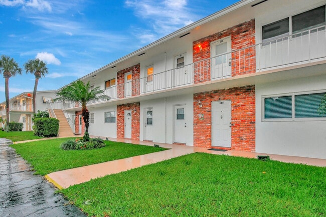 Building Photo - 2650 W Golf Blvd Unit 255