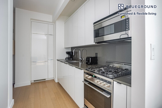 180 Water St Unit SI FL18-ID2258