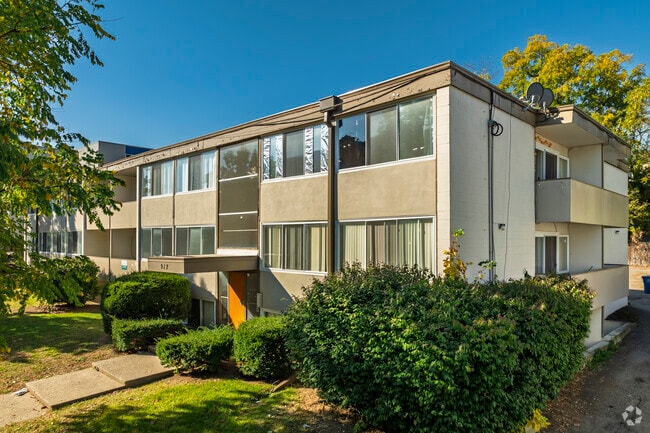 Photo - 912 Brown St