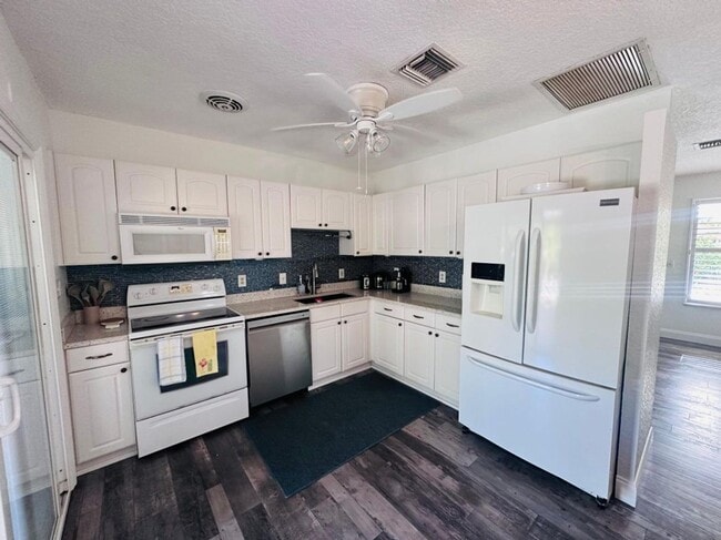 Building Photo - 1020 S 14th Ct Rental