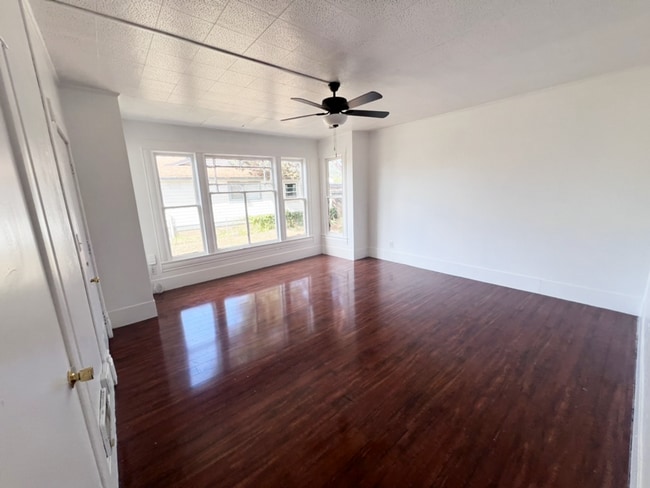 Building Photo - 619 Ash St Unit #1 Rental