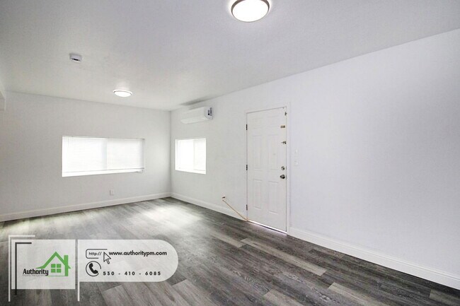 Photo - 2841 Church St