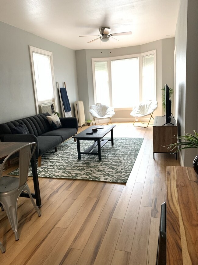 Family Room - 725 N Tejon St Unit 725