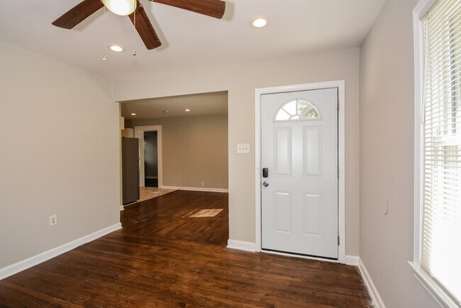 Photo - Fantastic 4bd/2ba home! Let yourself in!