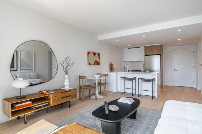 1BR, 1BA - 555SF - Living Room - Halletts Point