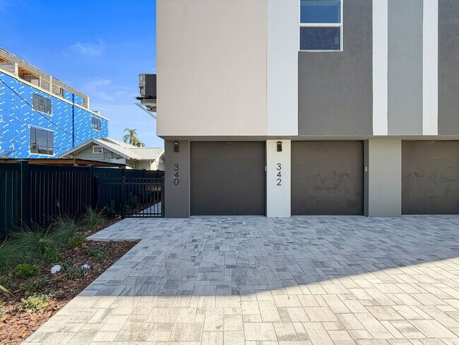 Photo - 340 14th St N