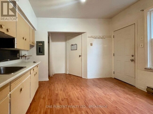 Photo - 382 Earl St Unit 1