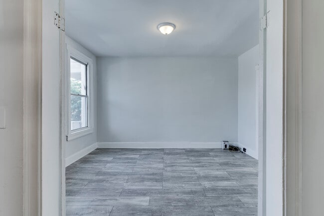 Photo - 710 Columbia Rd NW