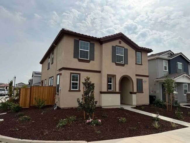 Brand New Home in Elk Grove. 4 Bed/3Bath - Brand New Home in Elk Grove. 4 Bed/3Bath