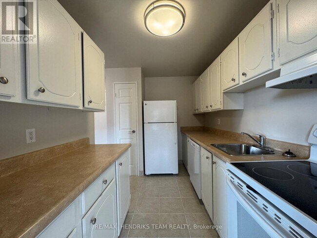 Photo - 610 Lake St Unité 803