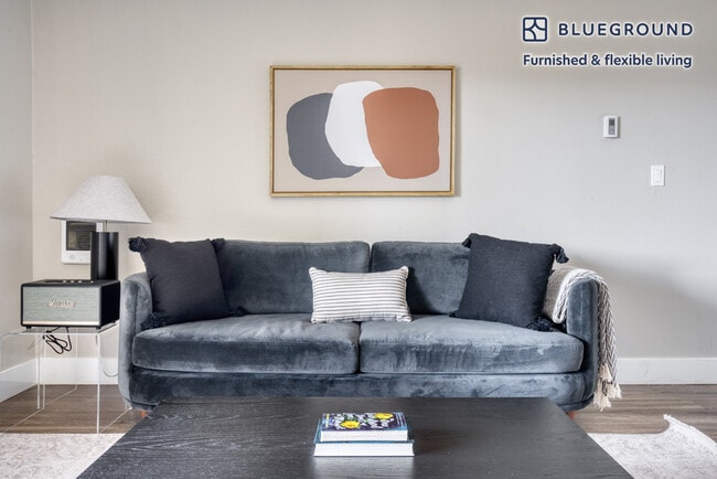 Photo - 600 Edgewater Blvd Unidad FL2-ID654