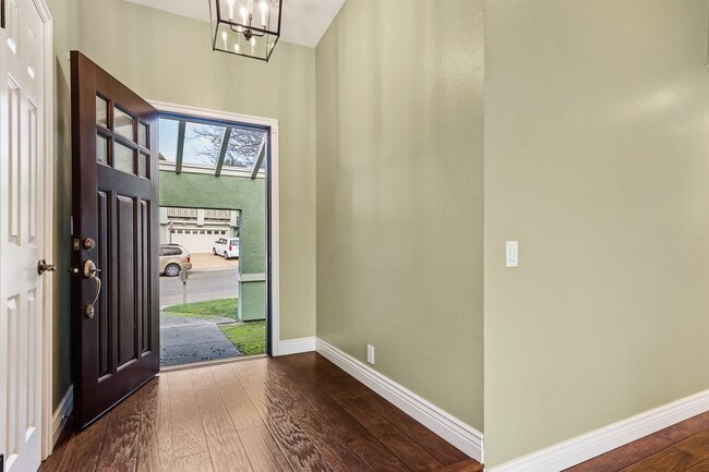 Photo - Great single story home in Benicia With All Utilities Included