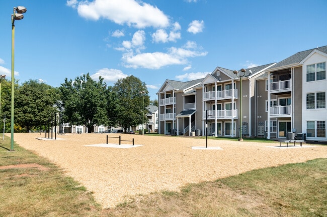 Muirfield Woods Apartments