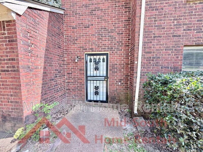 Photo - 6007 Hickory Cove