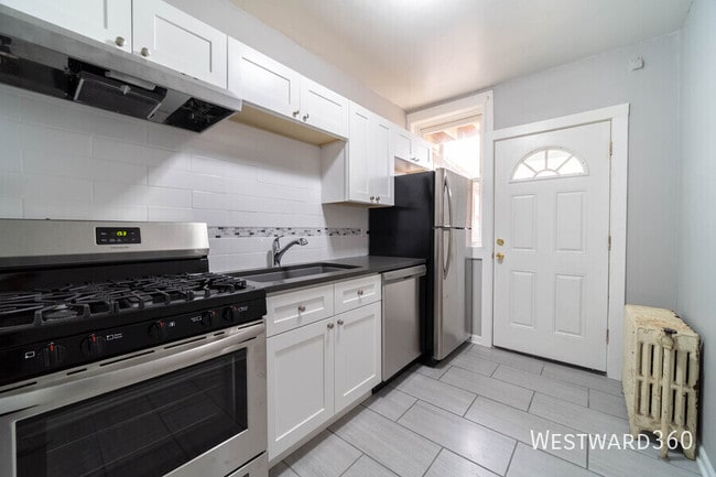 Photo - 6510 N Hamilton Ave Apartment Unit 3S