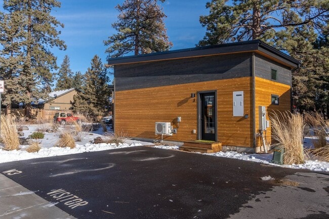 Photo - Hiatus Hideaway #3 - Close to Old Mill - S...