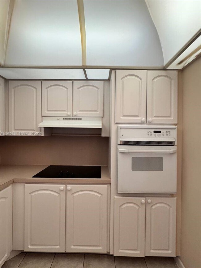 Photo - 19380 Collins Ave Unit 910