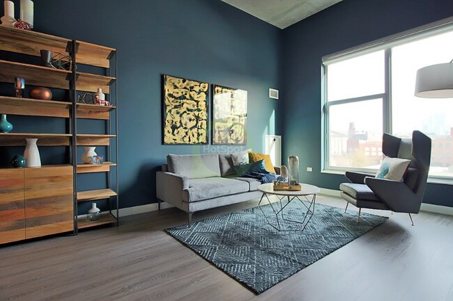 Photo - 709 N Milwaukee Ave