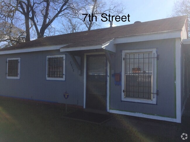 Building Photo - 2808 7th St Rental