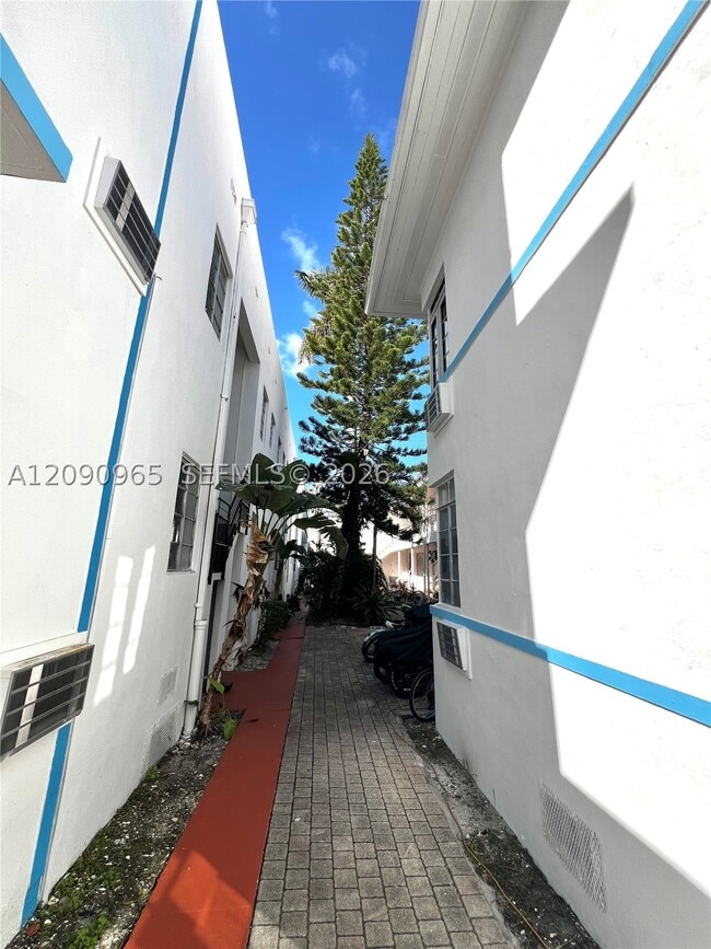 601 7th St Unit 1